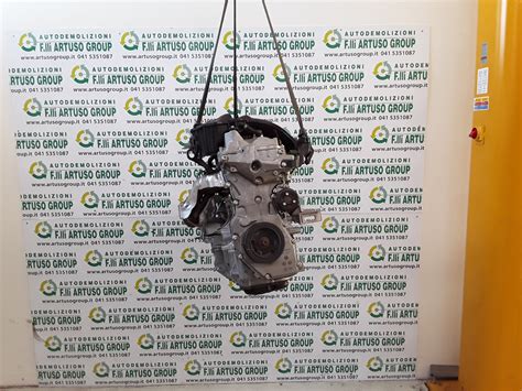 Motore Dacia Dokker diesel con indicazione del tappo dell'olio