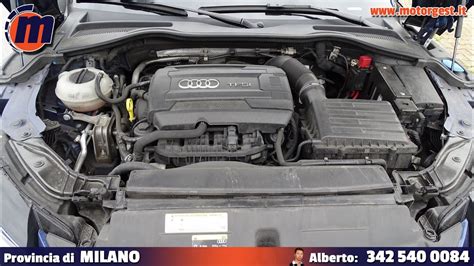 Motore Audi TT 2.0 TFSI con indicazione del tappo dell'olio
