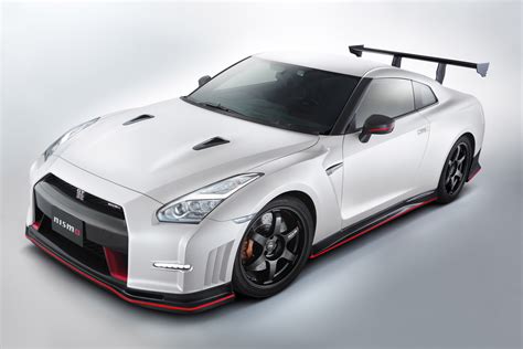 Nissan GT-R 2016 esterno