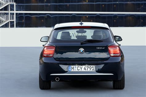 BMW Serie 1 Urban in contesto urbano