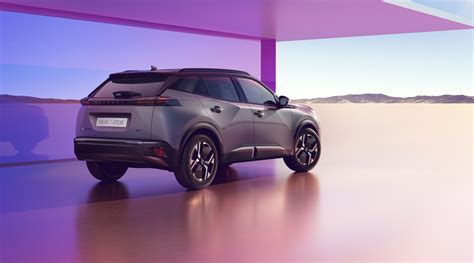 Vista laterale della Peugeot 2008 che evidenzia le dimensioni