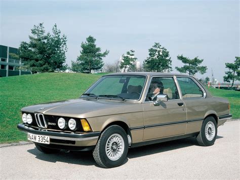 BMW E21 prima serie in strada