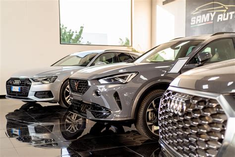 Ampia gamma di auto nuove e usate in esposizione