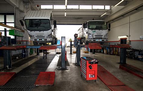 officina riparazione camion