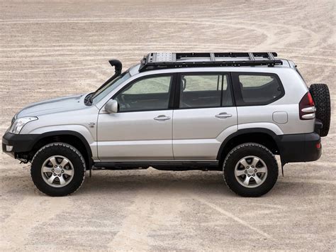 Toyota Land Cruiser 120 con barre portatutto
