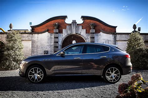 Maserati Levante su strada