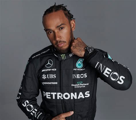 Lewis Hamilton in tuta Mercedes