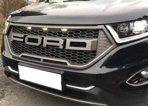 Dettaglio della griglia anteriore Ford Edge