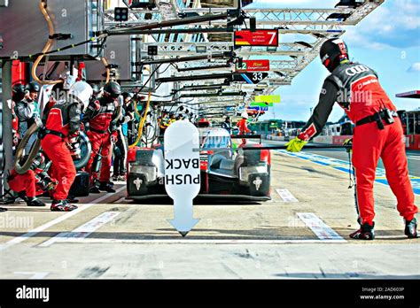 Audi Sport Team Joest pit stop Le Mans