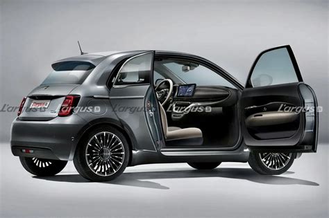 Nuova Fiat 500 3+1, con porta aggiuntiva aperta