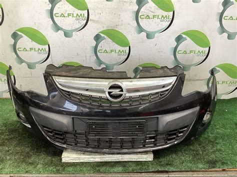 Griglia anteriore Opel Corsa D installata su veicolo