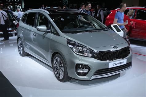 Kia Carens evoluzione modelli