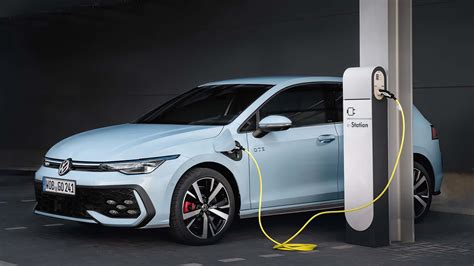 Grafico comparativo consumi Golf GTE con batteria carica e scarica