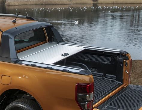 Interno cassone Ford Ranger con sistema di cassetti e divisori