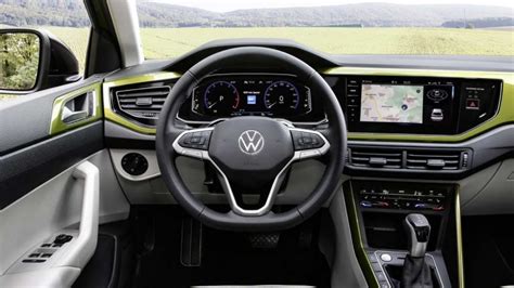 Interni Volkswagen Taigo con cruscotto digitale