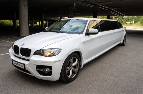 Interni lussuosi della BMW X6 Stretch Limousine