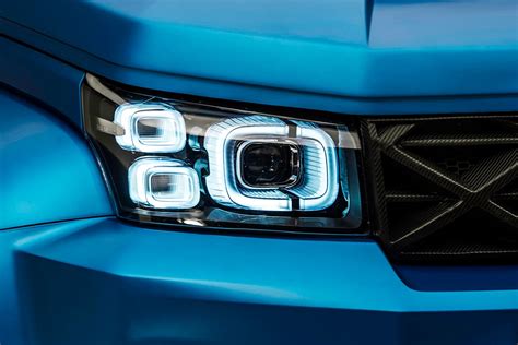Peugeot 5008 frontale con fari Full LED