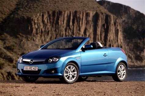 Opel Tigra Twin Top con tetto aperto