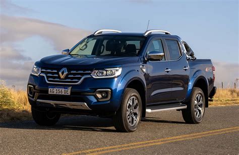 Renault Alaskan frontale aggressivo
