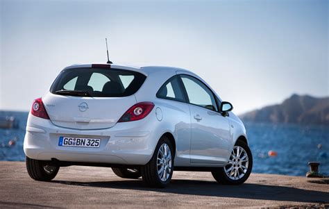 Opel Corsa 2010 in esposizione al Motor Show