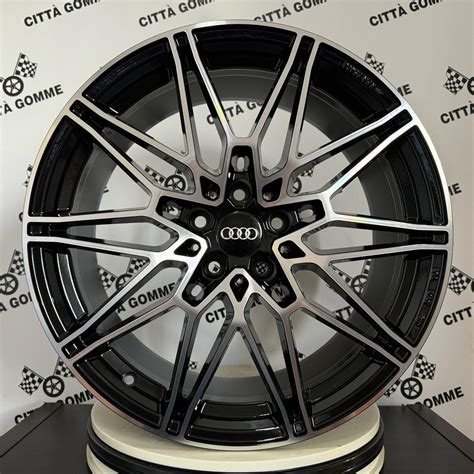 Dettaglio cerchi in lega Audi Q8 Sline