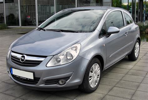 Differenze estetiche Opel Corsa D 3 e 5 porte