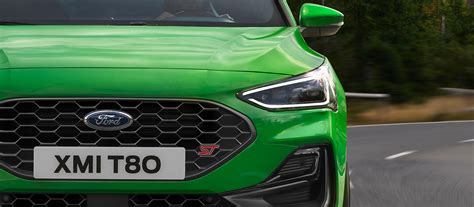 Ford Puma frontale con griglia a nido d'ape