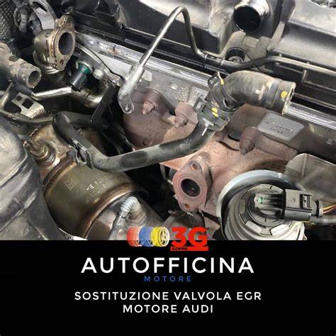 Dettaglio dei danni al motore di un'Audi A1 incidentata