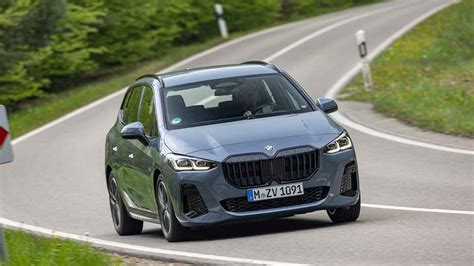 Dettaglio dei sedili anteriori della BMW 218d Active Tourer MSport