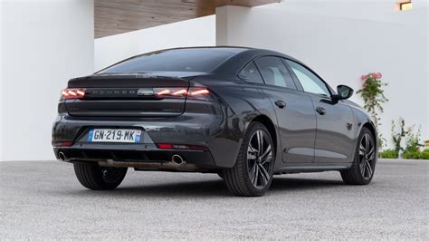 Confronto Peugeot 508 con le concorrenti