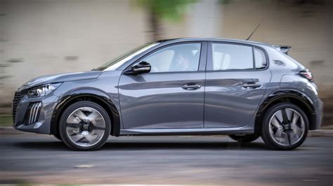 Peugeot 208 in città