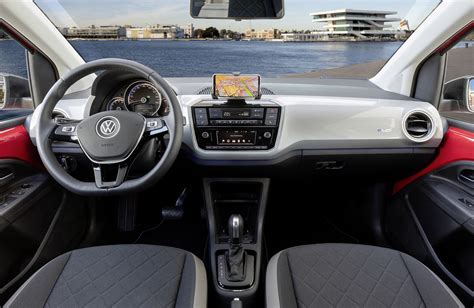 Volkswagen Up! con interni allagati