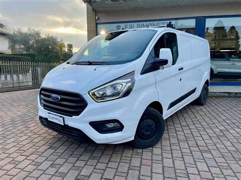 Ford Transit Custom in configurazione furgone