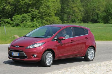 Ford Fiesta di profilo