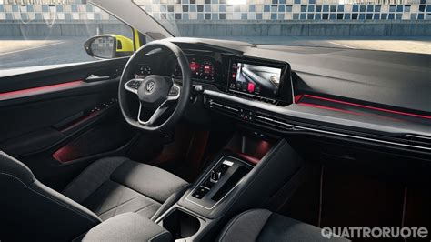 Interni Volkswagen Golf 8 digitali