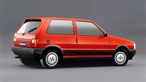 Fiat Uno Turbo i.e. in contesto anni '80