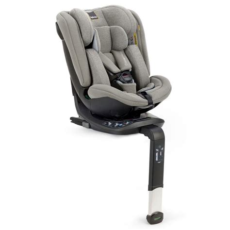 Inglesina Copernico con base girevole installata in un'auto