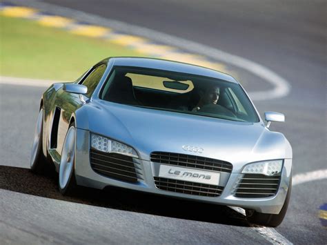 Audi R8 storica e prototipo Le Mans Quattro