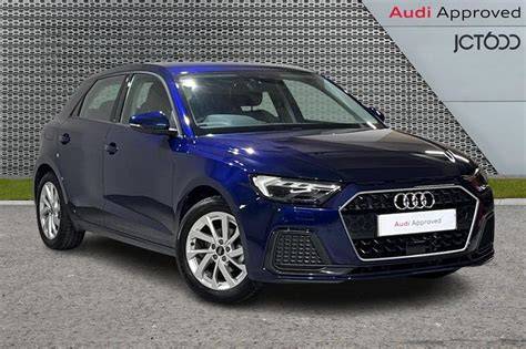 Audi A1 Sportback blu frontale