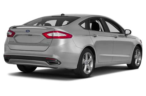 Ford Fusion vista laterale