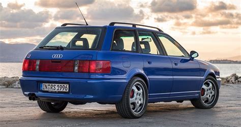 Audi S2 Avant blu