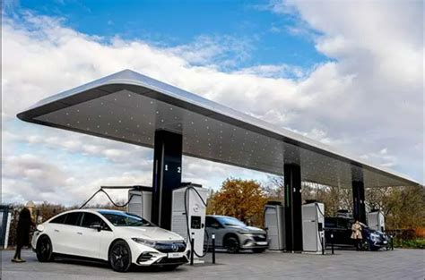 Mercedes-Benz stazione di ricarica elettrica