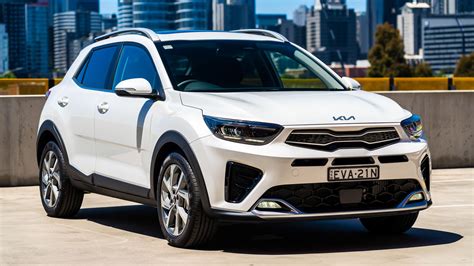 Kia Stonic profilo laterale con tetto a contrasto