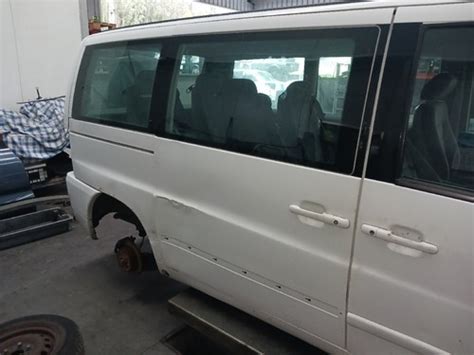 Mercedes-Benz Vito con porta scorrevole aperta