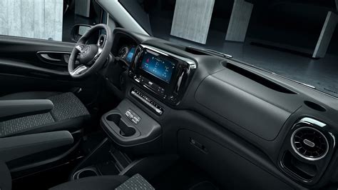 Interni del Mercedes-Benz Vito con display MBUX