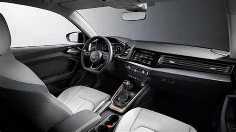 Audi A1 Sportback interni con illuminazione ambiente