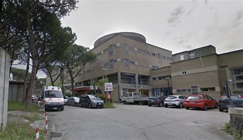Veduta esterna della sede di MR Auto Torre del Greco