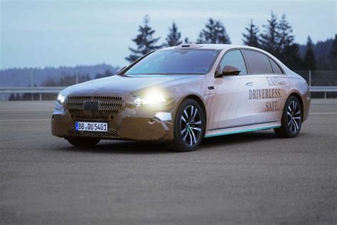 Mercedes-Benz Classe S guida autonoma