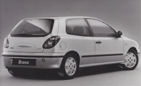 Parte posteriore della Fiat Bravo (prima generazione)