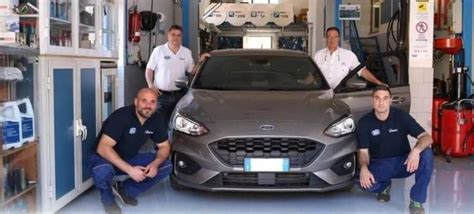 Rappresentazione di un'officina autorizzata Ford